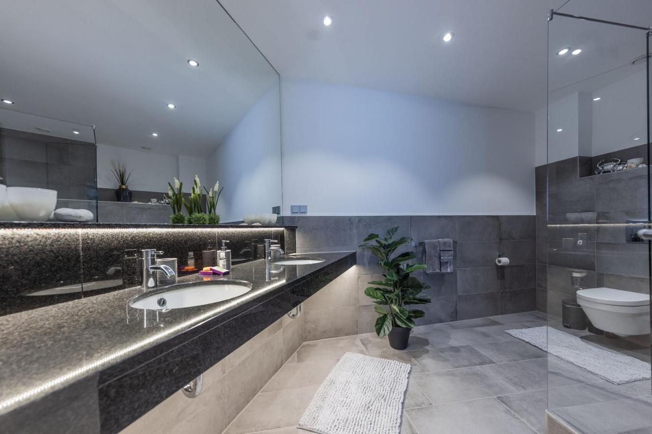 Luxus Wellness Loft - 245Qm - Designwohnen Im Zentrum ギュータースロー エクステリア 写真